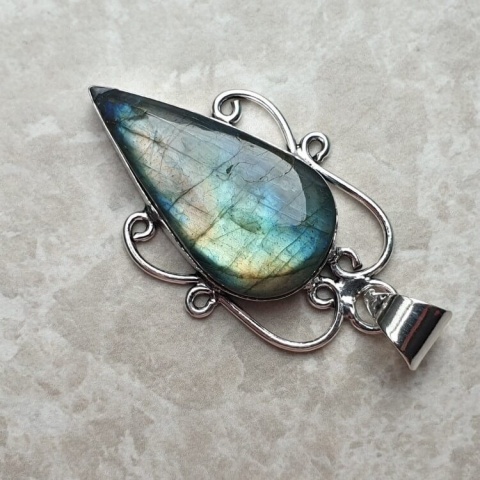 Labradorite pendant 34x18 mm no A85 Labradorite pendant 34x18 mm no A85