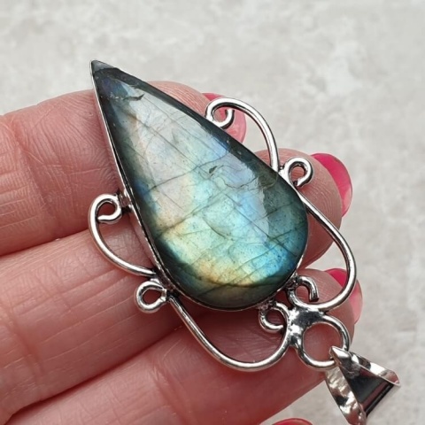 Labradorite pendant 34x18 mm no A85 Labradorite pendant 34x18 mm no A85