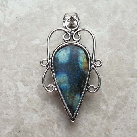 Labradorite pendant 34x18 mm no A85 Labradorite pendant 34x18 mm no A85