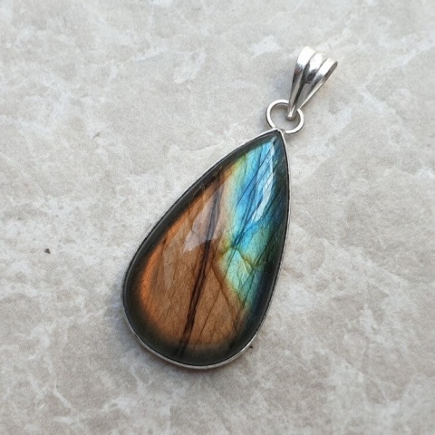 Labradorite pendant 34x19 mm no A294 Labradorite pendant 34x19 mm no A294