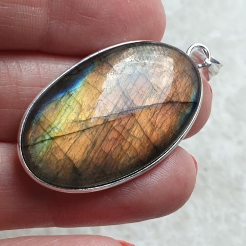 Labradorite pendant 34x21 mm no A334 Labradorite pendant 34x21 mm no A334