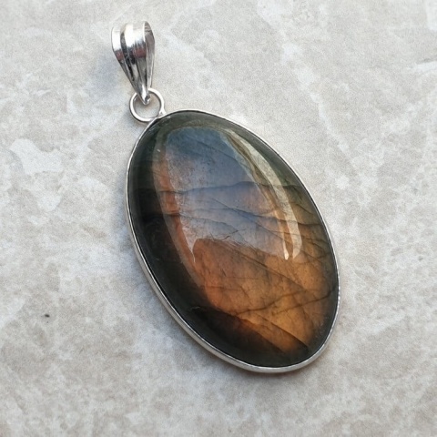 Labradorite pendant 34x22 mm no A259 Labradorite pendant 34x22 mm no A259