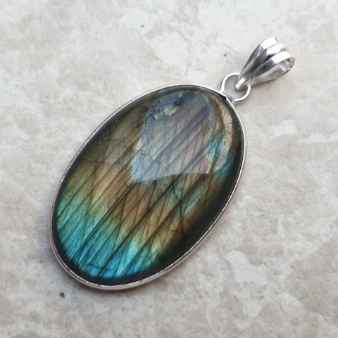 Labradorite pendant 34x22 mm no A318 Labradorite pendant 34x22 mm no A318