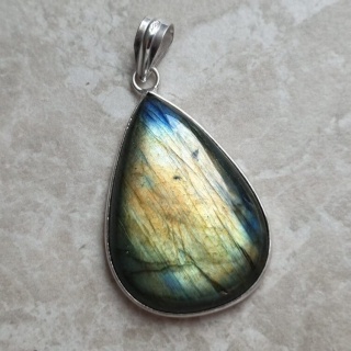 Labradorite pendant 34x25 mm no A363