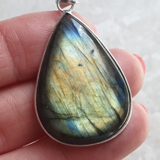 Labradorite pendant 34x25 mm no A363