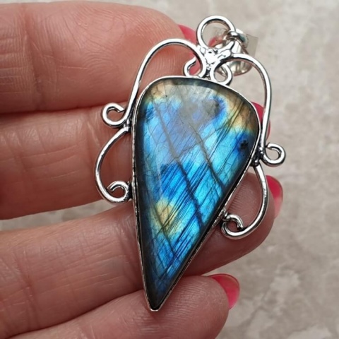 Labradorite pendant 35x19 mm no A62 Labradorite pendant 35x19 mm no A62