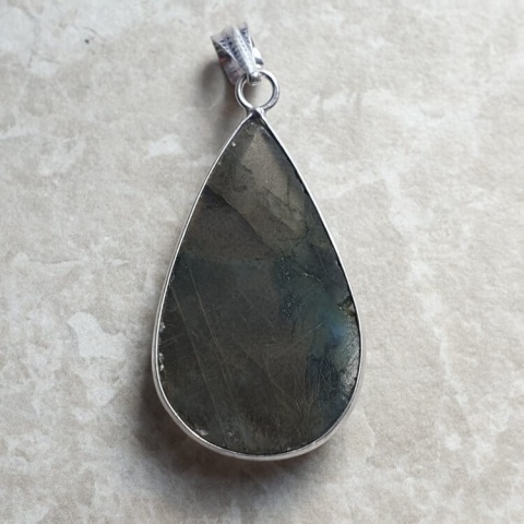 Labradorite pendant 35x21 mm no A360