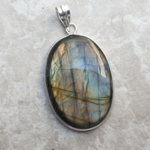 Labradorite pendant 35x25 mm no A271 Labradorite pendant 35x25 mm no A271