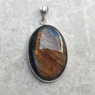 Labradorite pendant 35x25 mm no A298