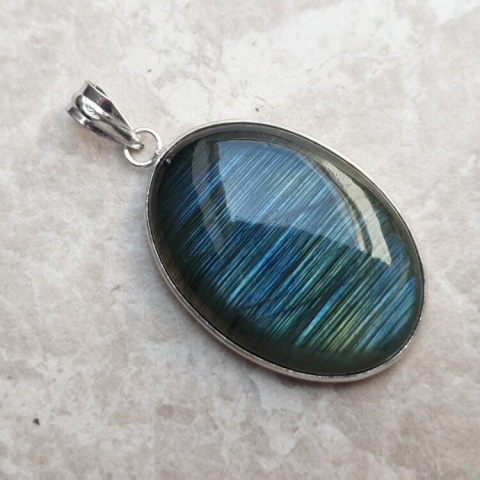Labradorite pendant 35x25 mm no A325 Labradorite pendant 35x25 mm no A325