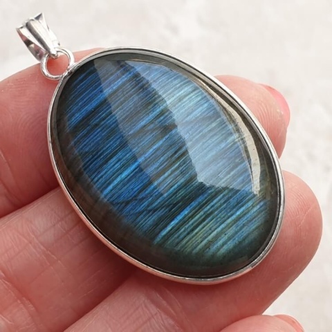 Labradorite pendant 35x25 mm no A325 Labradorite pendant 35x25 mm no A325