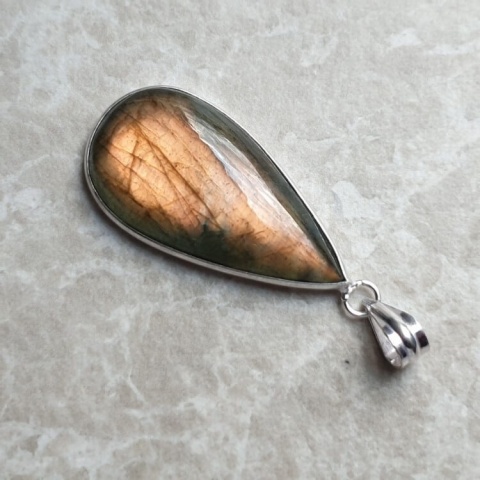 Labradorite pendant 36x19 mm no A337 Labradorite pendant 36x19 mm no A337
