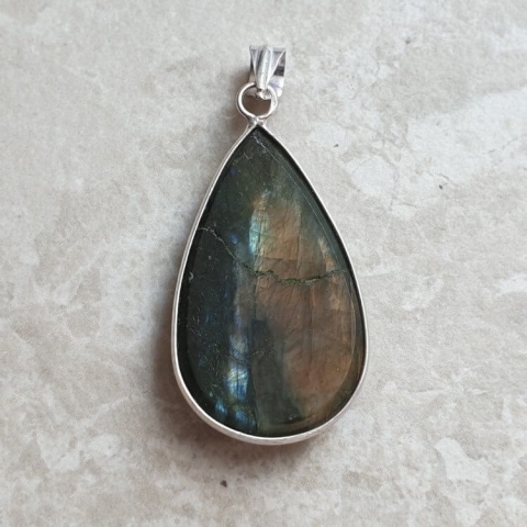 Labradorite pendant 36x21 mm no A371 Labradorite pendant 36x21 mm no A371