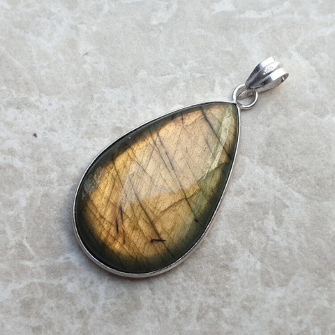 Labradorite pendant 36x23 mm no A295 Labradorite pendant 36x23 mm no A295