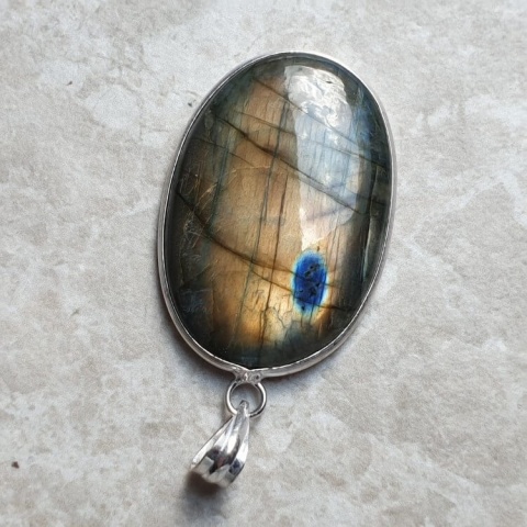 Labradorite pendant 36x25 mm no A351 Labradorite pendant 36x25 mm no A351
