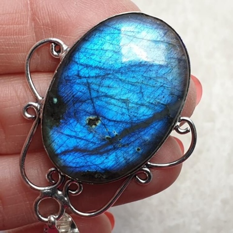 Labradorite pendant 36x26 mm no A188