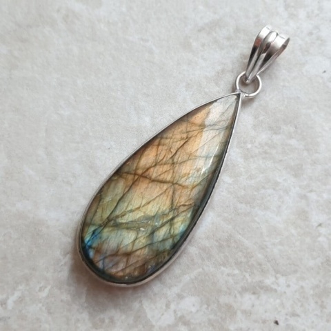 Labradorite pendant 37x16 mm no A382 Labradorite pendant 37x16 mm no A382