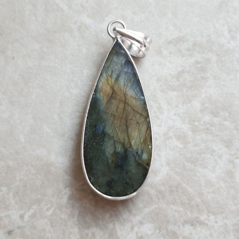 Labradorite pendant 37x16 mm no A382 Labradorite pendant 37x16 mm no A382