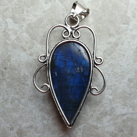Labradorite pendant 37x20 mm no A228 Labradorite pendant 37x20 mm no A228