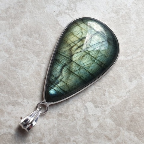 Labradorite pendant 37x23 mm no A357 Labradorite pendant 37x23 mm no A357