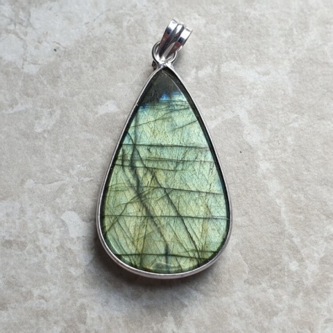 Labradorite pendant 37x23 mm no A357 Labradorite pendant 37x23 mm no A357