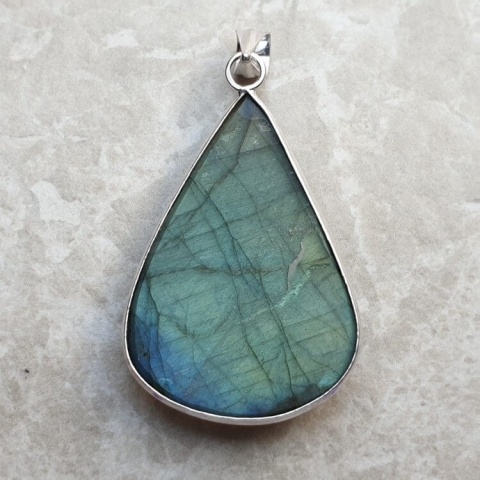 Labradorite pendant 37x26 mm no A304 Labradorite pendant 37x26 mm no A304