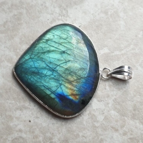 Labradorite pendant 37x34 mm no A340 Labradorite pendant 37x34 mm no A340