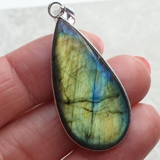 Labradorite pendant 38x19 mm no A319
