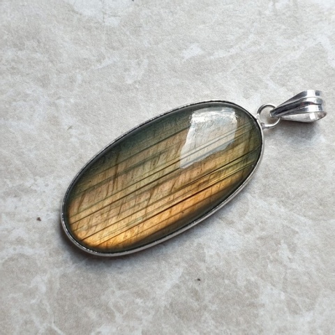 Labradorite pendant 38x20 mm no A332 Labradorite pendant 38x20 mm no A332