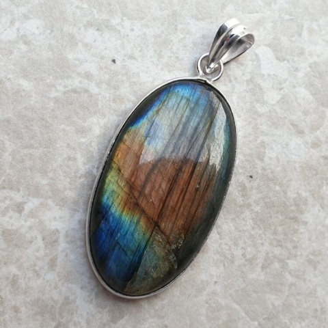 Labradorite pendant 38x21 mm no A305 Labradorite pendant 38x21 mm no A305