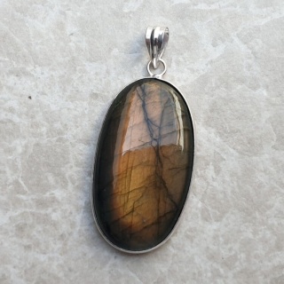 Labradorite pendant 38x22 mm no A267