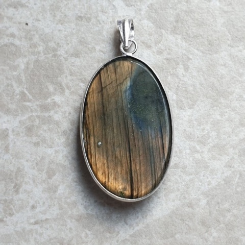 Labradorite pendant 38x24 mm no A330 Labradorite pendant 38x24 mm no A330