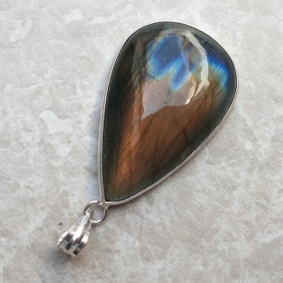 Labradorite pendant 38x25 mm no A261