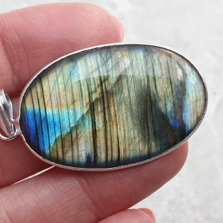 Labradorite pendant 38x25 mm no A320