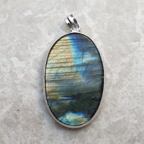 Labradorite pendant 38x25 mm no A320 Labradorite pendant 38x25 mm no A320