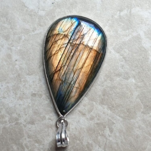 Labradorite pendant 39x24 mm no A338 Labradorite pendant 39x24 mm no A338