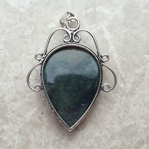 Labradorite pendant 39x27 mm no A83 Labradorite pendant 39x27 mm no A83