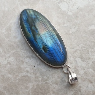 Labradorite pendant 40x18 mm no A310
