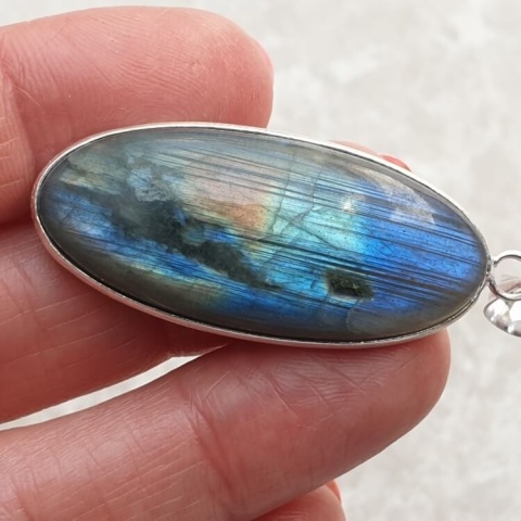 Labradorite pendant 40x18 mm no A310 Labradorite pendant 40x18 mm no A310
