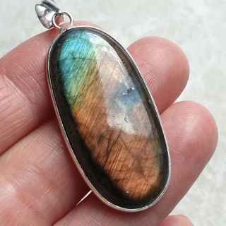 Labradorite pendant 40x20 mm no A353