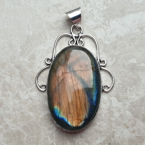 Labradorite pendant 40x26 mm no A92 Labradorite pendant 40x26 mm no A92