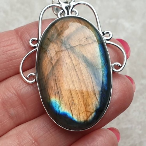 Labradorite pendant 40x26 mm no A92 Labradorite pendant 40x26 mm no A92