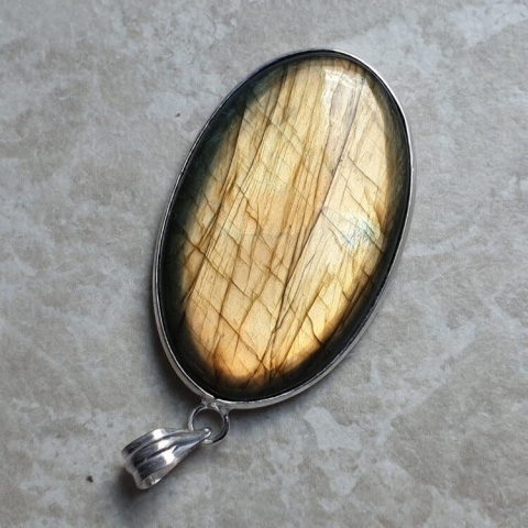 Labradorite pendant 41x26 mm no A331 Labradorite pendant 41x26 mm no A331