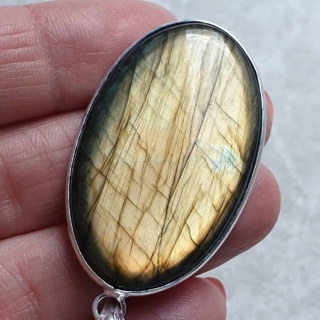 Labradorite pendant 41x26 mm no A331
