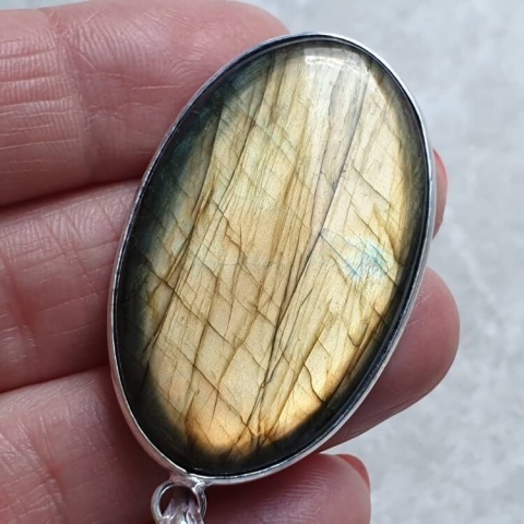 Labradorite pendant 41x26 mm no A331 Labradorite pendant 41x26 mm no A331