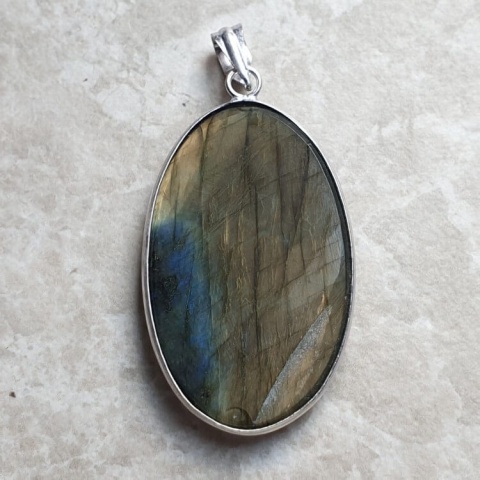 Labradorite pendant 41x26 mm no A331 Labradorite pendant 41x26 mm no A331