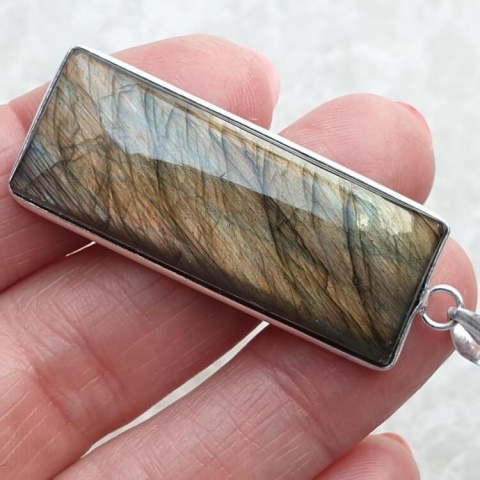Labradorite pendant 42x17 mm no A315
