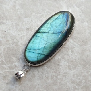 Labradorite pendant 42x19 mm no A265