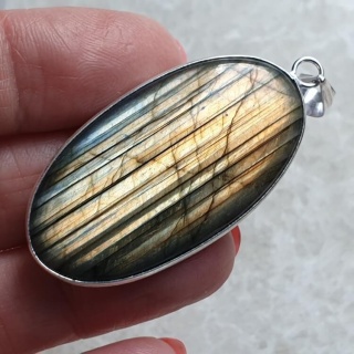Labradorite pendant 42x23 mm no A329