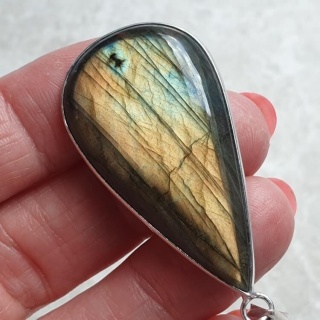 Labradorite pendant 42x24 mm no A342
